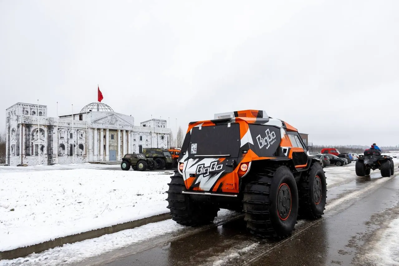 «ЗВЕЗДА», BigBo, «Тактик» и другие: как прошел «Вездеход-ралли 2025» 
 
С 14 по 16 ноября в павильонах КВЦ «Патриот ЭКСПО» состоялась седьмая выставка